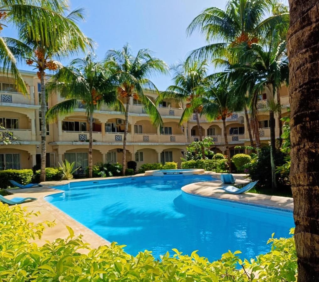 The Coastal Apartment Flic en Flac Exterior photo