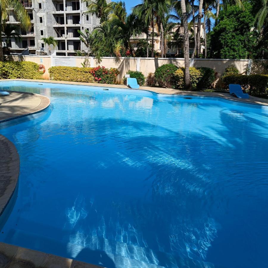 The Coastal Apartment Flic en Flac Exterior photo