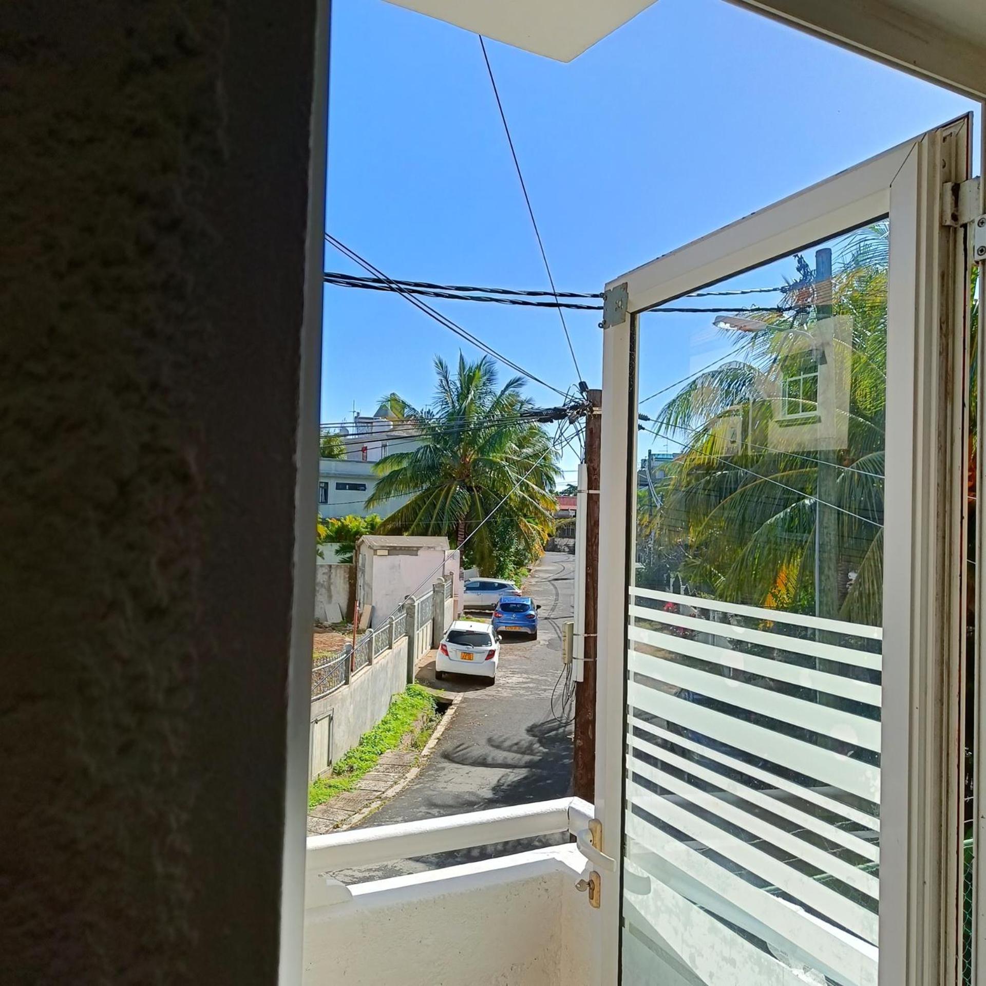 The Coastal Apartment Flic en Flac Exterior photo